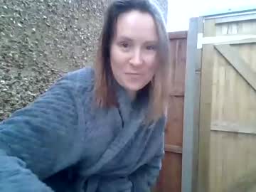 girl
        eatmypie69 cam image #2896639