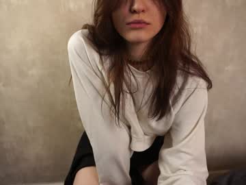 girl
        kinarmyali cam image #5469532