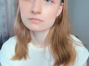 girl
        meand_you cam image #2218823