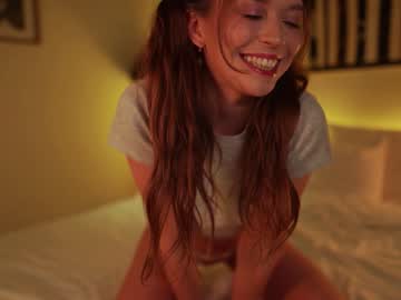 girl
        aarilaviee cam image #1511475