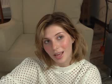 girl
        refined_style cam image #5461787
