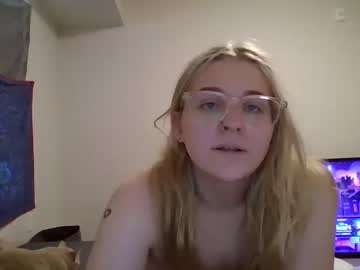 girl
        shortnsweetie cam image #2999226