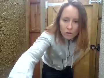 girl
        eatmypie69 cam image #2889258