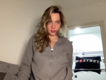 girl
        angel_from_sky cam image #5691752