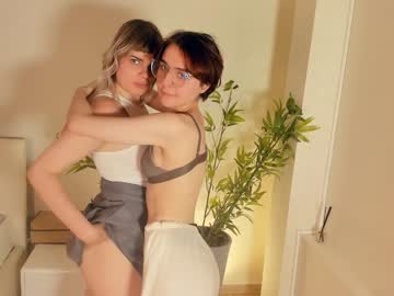 couple
        hoiiy_cute cam image #2214447