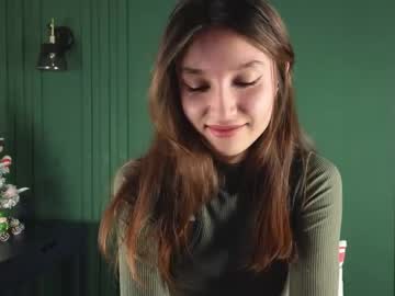girl
        erlenebarritt cam image #5743897