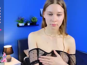 girl
        connie_johnson cam image #6613094