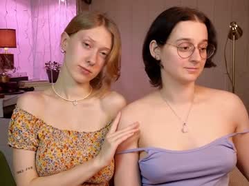 couple
        jitoon_exe cam image #4808853