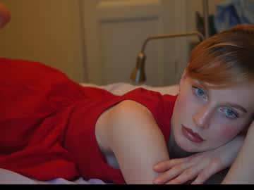 girl
        ellaa91 cam image #3406773