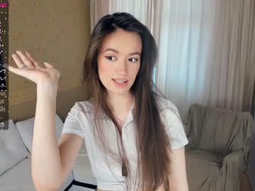 girl
        lebedinoe_sea cam image #1365630