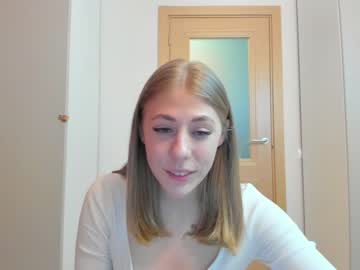 girl
        _strawbeerry_ cam image #1483620