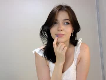 girl
        kr1stinarrow cam image #1927661