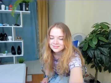girl
        katherine_hi cam image #1986072