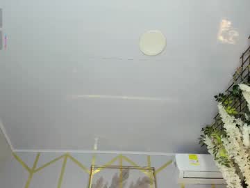 girl
        lia_myars cam image #6607155