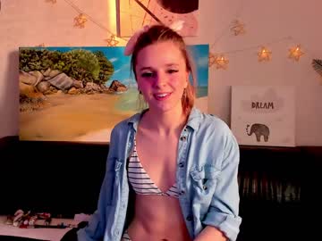 girl
        mila_way cam image #882804