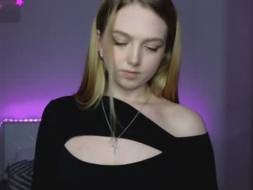 girl
        small_blondee cam image #6036797