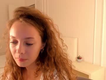girl
        landrycarney cam image #3065750