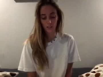 girl
        blondiebabbby420 cam image #135646
