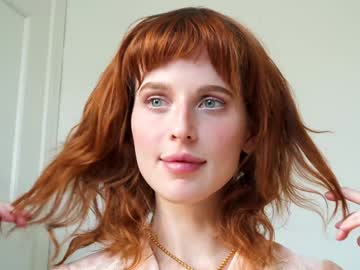 girl
        ellaa91 cam image #5506952