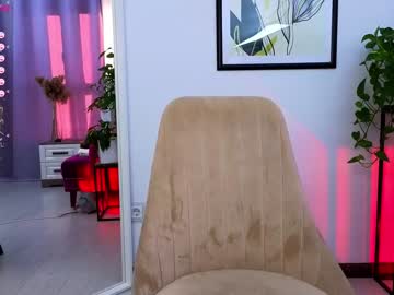 girl
        elizabeth__gray cam image #1367447