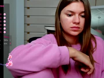 girl
        monika_youu cam image #5245587