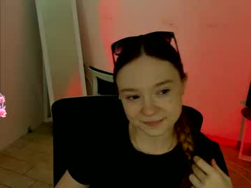 girl
        stasy_clapp cam image #4741637