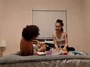 couple
        aalready18 cam image #5897099