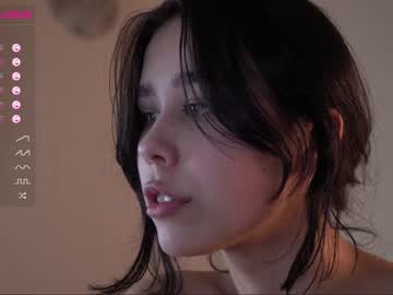 girl
        shyzone cam image #989063