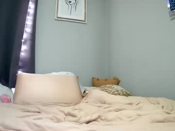 girl
        emmylouxox cam image #1134125