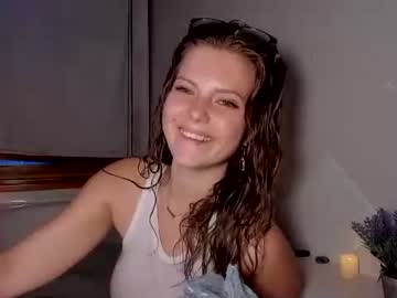 girl
        kosmickate cam image #149720