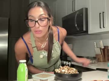 girl
        camiliakxoxo cam image #5105716