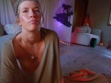 girl
        lucy_gooosey cam image #6587188