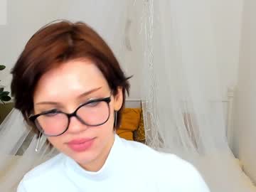 girl
        lisa_milkis cam image #619525