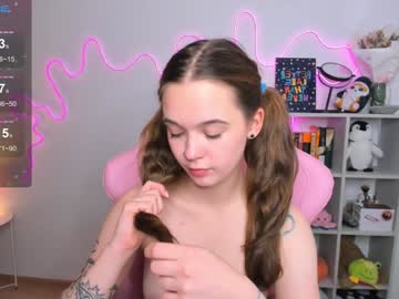 girl
        kate_clover cam image #5172359