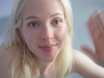 girl
        my_stella cam image #5175778