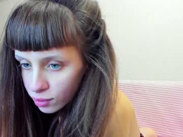 girl
        flowerofsin2001 cam image #700743