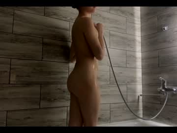 girl
        emilybatee cam image #1446901