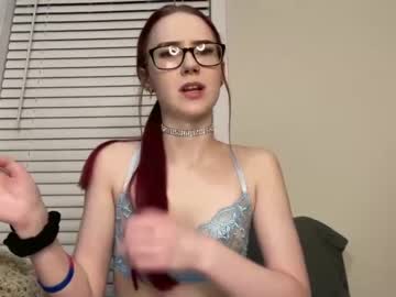 girl
        petite_scarlettt cam image #2203453