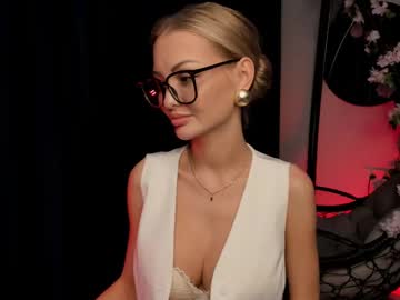 girl
        florenceesse cam image #6262527