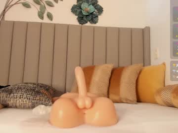 girl
        saraymonroe cam image #5219574