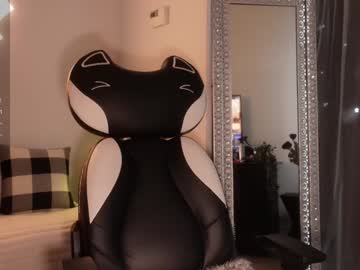 girl
        mysticxkitty cam image #4463955