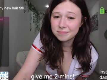 girl
        lottie_shine cam image #4176767