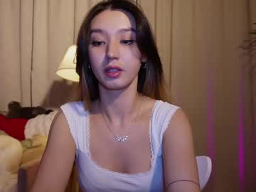 girl
        sarasuo cam image #6259644