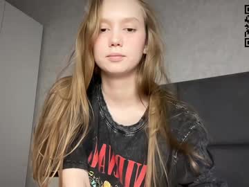girl
        lizzy_cutie cam image #5375695
