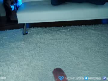 girl
        lunaqueeeen cam image #2634494