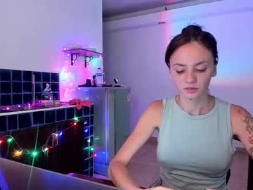girl
        petite_doll49 cam image #5840124