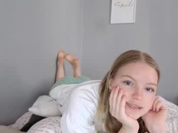 girl
        sarah_marley cam image #5058709