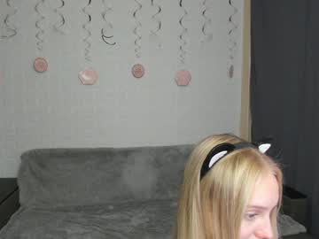 girl
        sandra_buika cam image #1949703