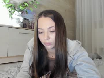girl
        meryfoxxx cam image #6303539