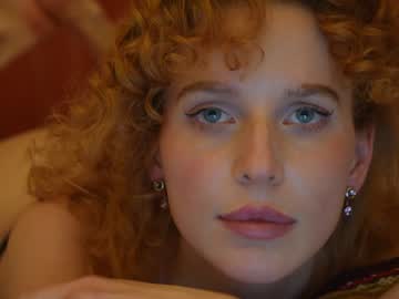 girl
        ellaa91 cam image #3314090